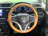 【純正革巻きステアリング】上質な革を使用することで、手にしっかり馴染みとても運転しやすいハンドルです♪