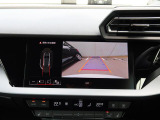 バックカメラ駐車時、後退時に後方を確認する事ができる安全快適装備になります映像だけでなくセンサーにより障害物の距離もドライバーに直感的に伝えてくれる機能になります。