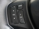 ◆ハンドルに【オーディオリモコンスイッチ】が装備されてます。視点をそらすことなく、ボリューム調整・オーディオソース切替・選曲が出来ます。安全運転しながら操作が可能になりました。