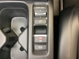 セレクターノブの下に、3つの異なる加速感を楽しめるドライブモードスイッチがついています。一般道、スポーツ走行、エコ走行など、シーンに合わせて最適な加速感を楽しめるドライブモードスイッチです。