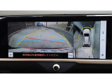 パノラミックビューモニター付きです。車両を上から見たような映像をディスプレイオーディオ画面に表示。運転席からの目視だけでは見にくい、車両周辺の状況をリアルタイムでしっかり確認できます。