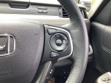 Hondaセンシングの機能のひとつ、アダプティブクルーズコントロール付!アクセルから足を離しても設定したスピードと前車との車間を保ち走行してくれます!車線維持もアシスト☆高速道路で疲労軽減ですね☆