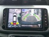 【アラウンドビューモニター】空から見下ろすような視点で、スムースな駐車と安全確認をサポートします。