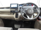 ぜひ展示車の運転席に座ってみてください。