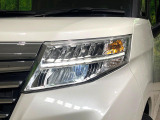 【LEDヘッドライト】悪天候や夜間走行時も良好な視界を確保し安心して運転できる高輝度LEDヘッドライトを装備!点灯速度が早く、消費電力も抑えられています。