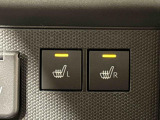 寒い日のドライブを快適にする運転席&助手席シートヒーターが付いてます。アクセサリーソケット(12V/120W)も装備されています。