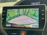 【バックカメラ】駐車時に後方がリアルタイム映像で確認できます。大型商業施設や立体駐車場での駐車時や、夜間のバック時に大活躍!運転スキルに関わらず、今や必須となった装備のひとつです!