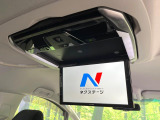 【フリップダウンモニター】大画面モニターで後席でもエンタメをお楽しみいただけます。小さなお子様にも大人気の装備です♪