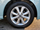 純正アルミホイール付ですので足回りもオシャレです!!