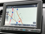 純正8インチインターナビ付きでフルセグ・DVD再生・Bluetoothなど付いてとても便利な車両です♪