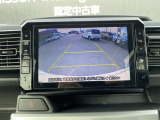 バックモニター付。駐車時の後方確認の手助けになります。