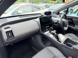 助手席には、広々としたダッシュボードを完備しております!