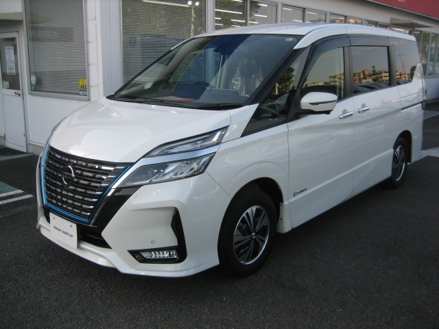 セレナ 1.2 e-POWER ハイウェイスターV 