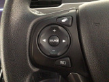 ステアリングリモコンは、運転中でも簡単に音量調整やチャンネル変更もできます!わき見運転防止にもつながるので安心です♪