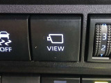 パノラミックビューモニター付きです。車両を上から見たような映像をディスプレイオーディオ画面に表示。運転席からの目視だけでは見にくい、車両周辺の状況をリアルタイムでしっかり確認できます。
