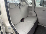 【 セカンドシート 】2列目も広々お乗りいただけます。