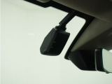 ◆ドライブレコーダー◆映像・音声などを記録する自動車用の装置です。 もしもの事故の際の記録はもちろん、旅行の際の思い出としてドライブの映像を楽しむことができます。