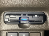 ハンドルの左下にETCがついています。高速道路の料金所の通過も楽々です。 カードの取り出しもしやすい場所についています。