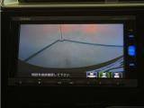 バックカメラ搭載です!車庫入れが苦手な人はもちろん、車両感覚に自信がある人にもお勧めです!見えない箇所が見えるようになるので、低い障害物や隠れてしまっている子供の存在等にも気付く事が出来ます。