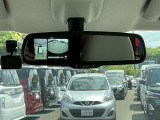 ★バックミラーにアラウンドビューモニター装備。バックや縦列駐車の際に上から見た映像があなたを安心サポート!一度使ったらやめられない!