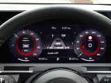 【メーターパネル】素早く車の情報が読み取れる、視認性に優れたシンプルなデザインのメーターパネルです。
