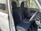 運転席もゆったりとお座り頂けます。