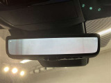 後方確認をミラーではなくカメラ映像で確認出来るデジタルインナーミラーを搭載!荷物があり、後方確認が出来ない時や雨天時などにとても便利☆