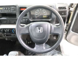 握りやすく、回しやすいステアリングは長時間の運転でも疲れを感じさせません!