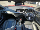 BMWを熟知したメカニックによる、360度の納車前点検。ドイツ本国と同様の教育・訓練を受けたメカニックが徹底的に点検、整備した後にお客様にお引渡しします。