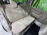 後部座席も気になるようなキズ・汚れやへたり等、大きなダメージはなく、良好な状態です。