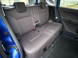後席シートも状態良好。室内全体的にきれいに保たれています。