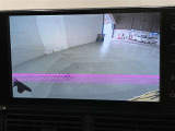 バックガイドモニターで、後方を確認しながら安心して駐車することができます。運転初心者も熟練者も必須の機能ですよ!