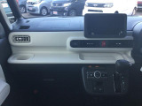 痛みの出やすい運転席シートの角、フロアマット、座面、ともに良好です