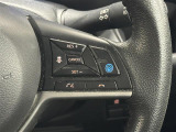 【プロパイロット】運転支援システムが搭載されております。全車速域追従式クルーズコントロールやレーンキープで長距離運転をアシスト。