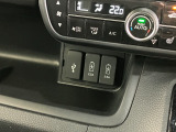 USB充電口を搭載しています!携帯電話の充電などに便利です!