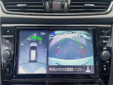 【アラウンドビューモニター】このように真上から見下ろしたような映像が映し出されるため駐車やバックが苦手な方でも安心して行うことが可能となります★