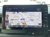 ナビゲーションは9インチホンダコネクトナビ(LXU-242NBi)が装着されております。AM、FM、CD、DVD再生、USB、音楽録音再生、フルセグTV、Bluetoothがご使用いただけます。