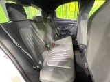 後部座席も気になるようなキズ・汚れやへたり等、大きなダメージはなく、良好な状態です。