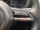 MRCC(マツダレーダークルーズコントロール)は先行車との車間を維持しながら追従走行を行い、長距離でのドライバー負担を軽減させてくれます。