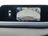 バックカメラを標準装備。駐車場などでの取り回しもスムーズに行っていただけます。