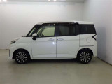 両側パワースライドドア付きだから、狭い駐車スペースなどでの 乗り降りラクラク!小さなお子さまのいるご家庭には嬉しい装備。