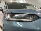 LEDヘッドライトは、点灯の瞬間から最大光量を発揮し、突然暗くなるトンネルなどでの安定感を高めます。