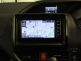 トヨタ純正ナビ装備!地図描写は文字も道もクリアで見やすく、滑らかに表示します。これさえあればもう道に迷わないですみますね♪