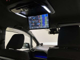 フリップダウン後席モニターはお子様に大人気です♪長距離ドライブや渋滞でも退屈しませんね!