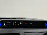 TFTカラ-マルチインフォメ-ションディスプレイ4.2インチの液晶画面に、安全・安心のコンテンツやオ-トエアコンのステ-タスなど、さまざまな運転情報を表示し見やすさにこだわったメ-タ-です♪