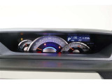 ■スピードメーター■ とっても見やすいメーターです。夜間時はラグジュアリーな気分にさせてくれる照明が魅力ですので、夜のドライブも楽しみになりますよ♪