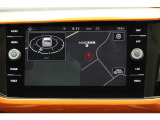 【VW純正ナビ】&rdquo;Discover Media&rdquo;SSDナビゲーション、地デジTV、CDDVDプレーヤー、AMFMワイドFM対応、Bluetoothオーディオ、ハンズフリーフォンなど。