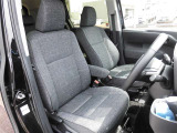 【内装】シエンタの車内です♪もちろん、フロアマットもついてますよ〜!