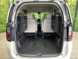 普段のお買い物や通勤、送迎等に十分な荷室スペースを確保しております。セカンドシートを倒すと、大きな荷物の積載も可能です♪