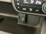 USB充電口を搭載しています!携帯電話の充電などに便利です!